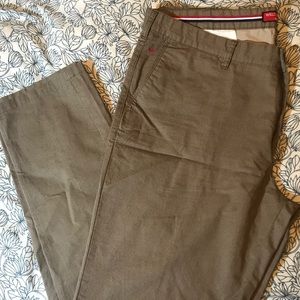 Men’s Khaki Pants